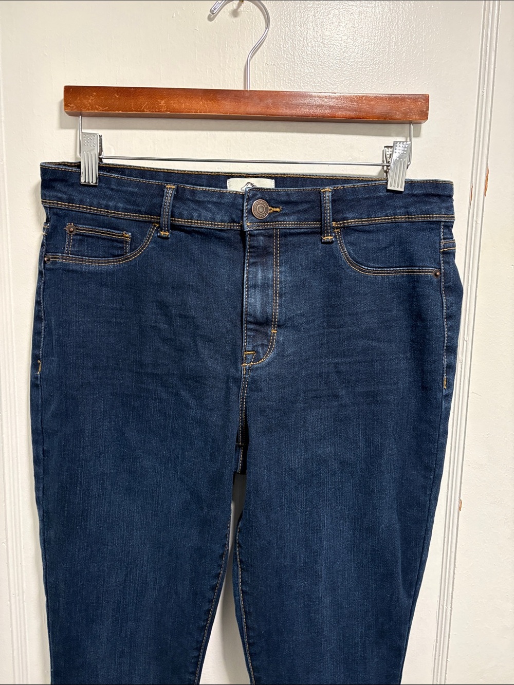 Jordache Skinny Jeans - Picture 2 of 14